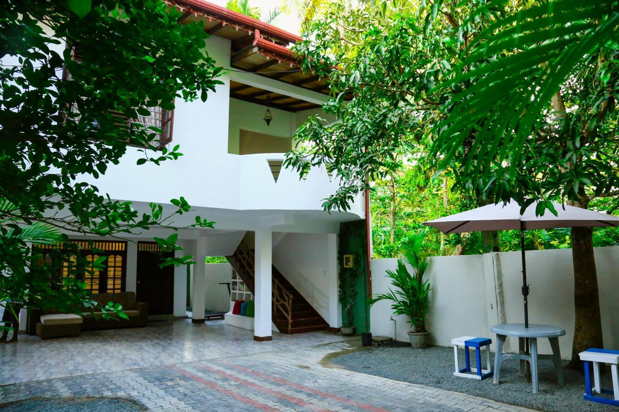 Eden Villa Хикадува Екстериор снимка