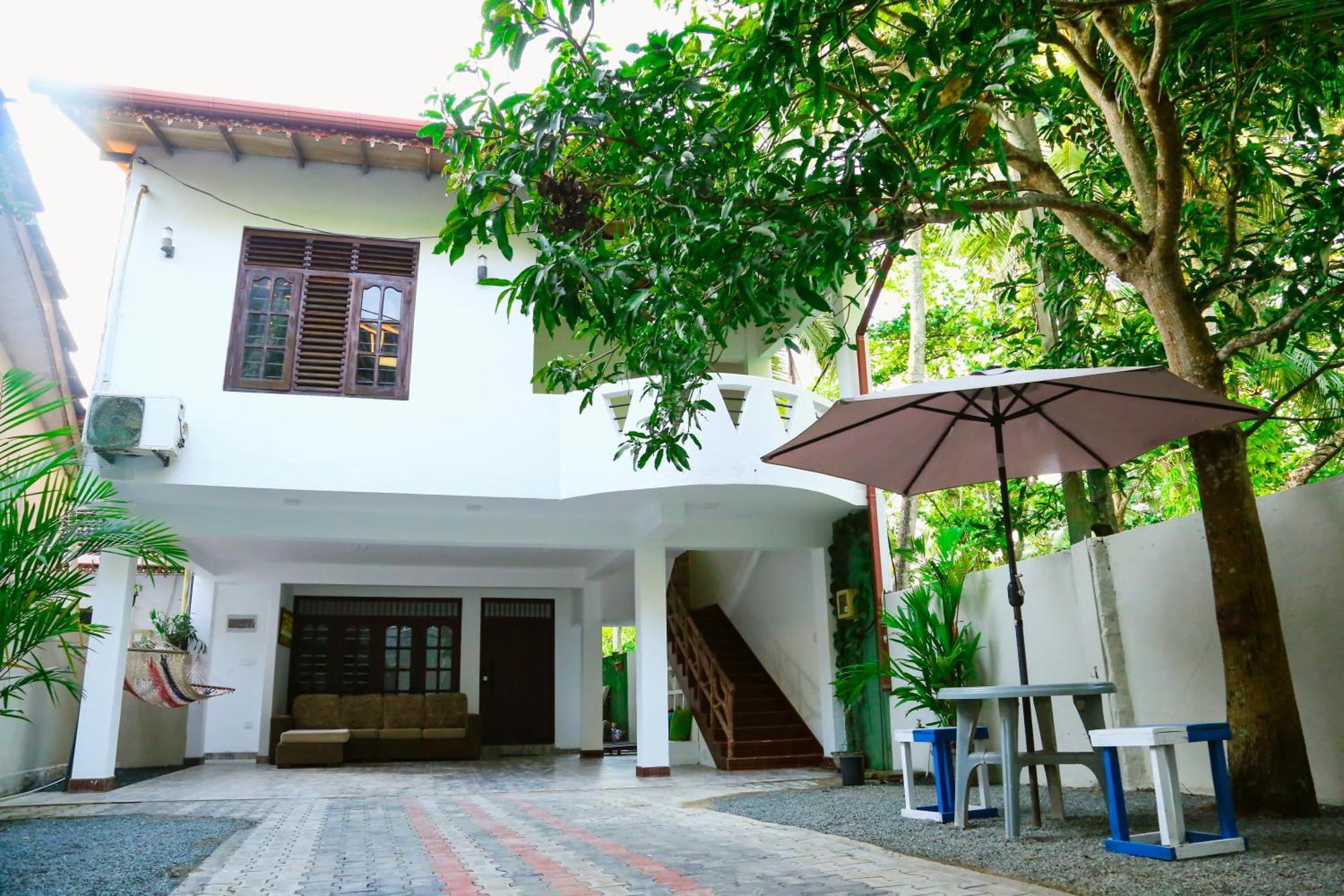 Eden Villa Хикадува Екстериор снимка
